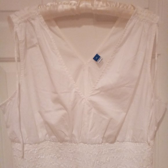 Plus size old navy smocked top - Picture 2 of 3